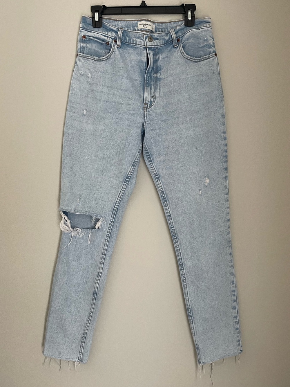 Abercrombie & Fitch Light Wash Skinny High-Rise Jeans 30LONG